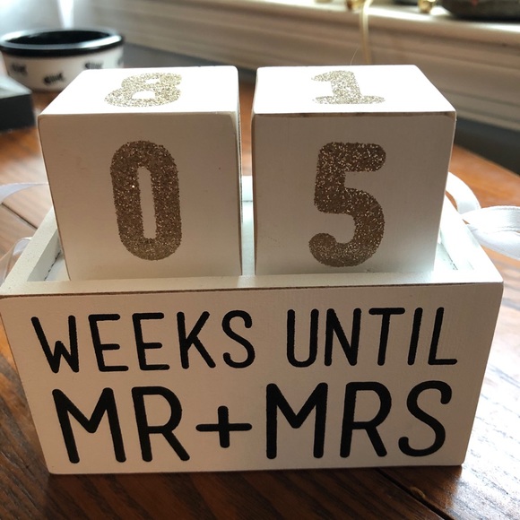 Wedding Bundle!Pillow, streamers, bubbles, etc👰🏼 - Picture 9 of 9